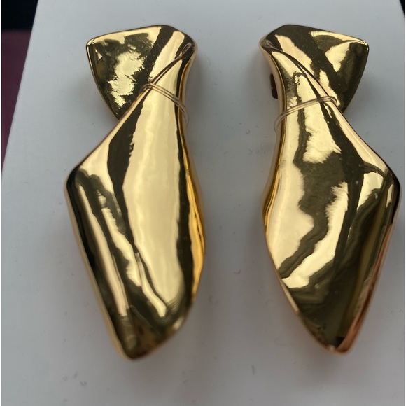 Zara fierce gold and bold twisted earrings. - Picture 2 of 3
